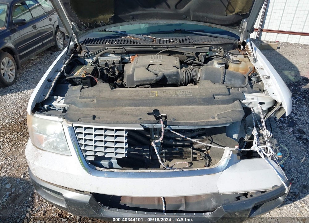 2004 FORD EXPEDITION XLT VIN: 1FMFU15L24LA59395