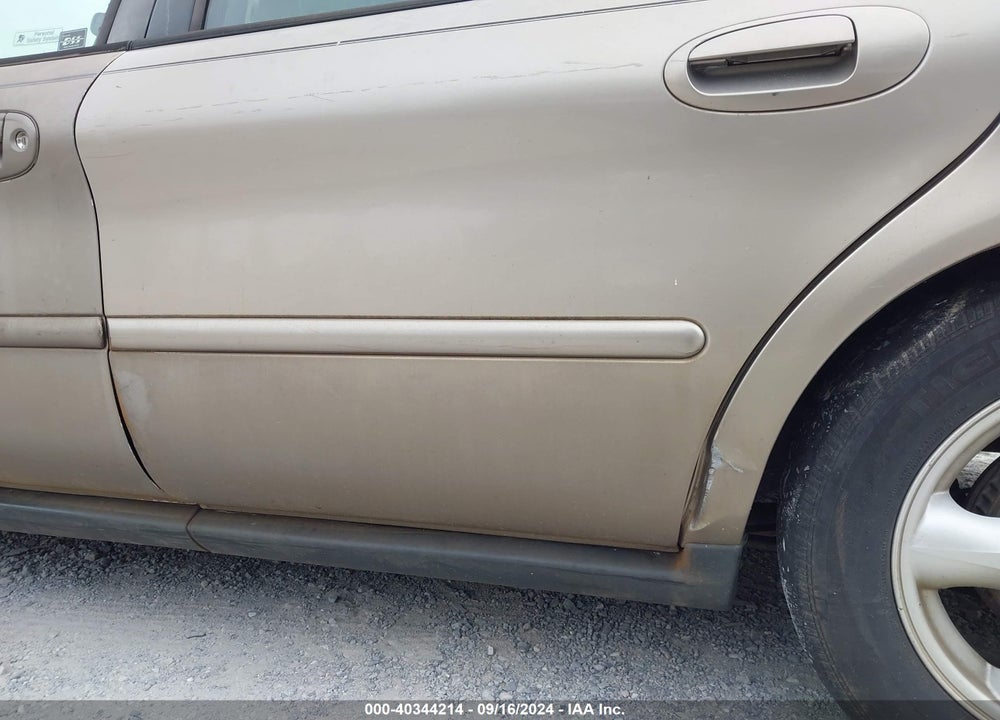 2003 FORD TAURUS SES VIN: 1FAFP55253A202284