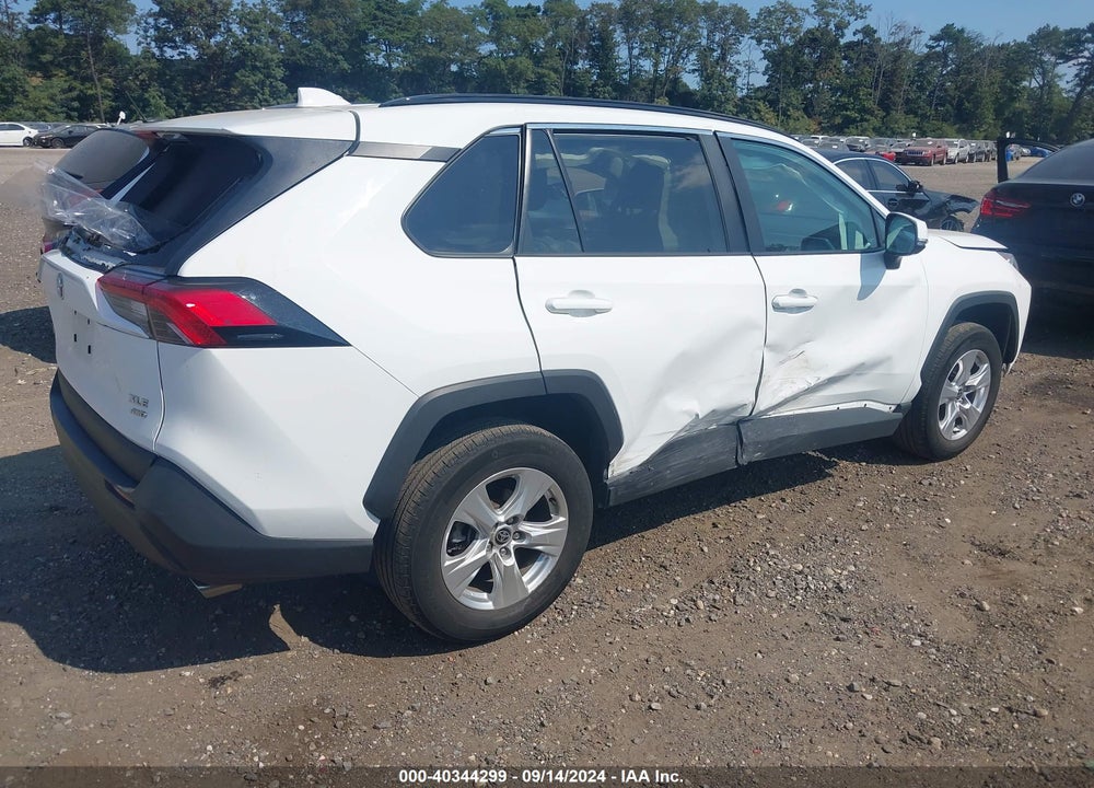 2021 TOYOTA RAV4 XLE VIN: 2T3P1RFV4MC226287