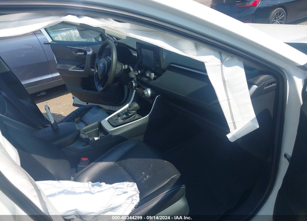 2021 TOYOTA RAV4 XLE VIN: 2T3P1RFV4MC226287