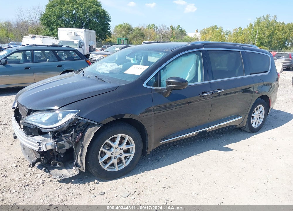 2020 CHRYSLER PACIFICA TOURING L VIN: 2C4RC1BGXLR285153