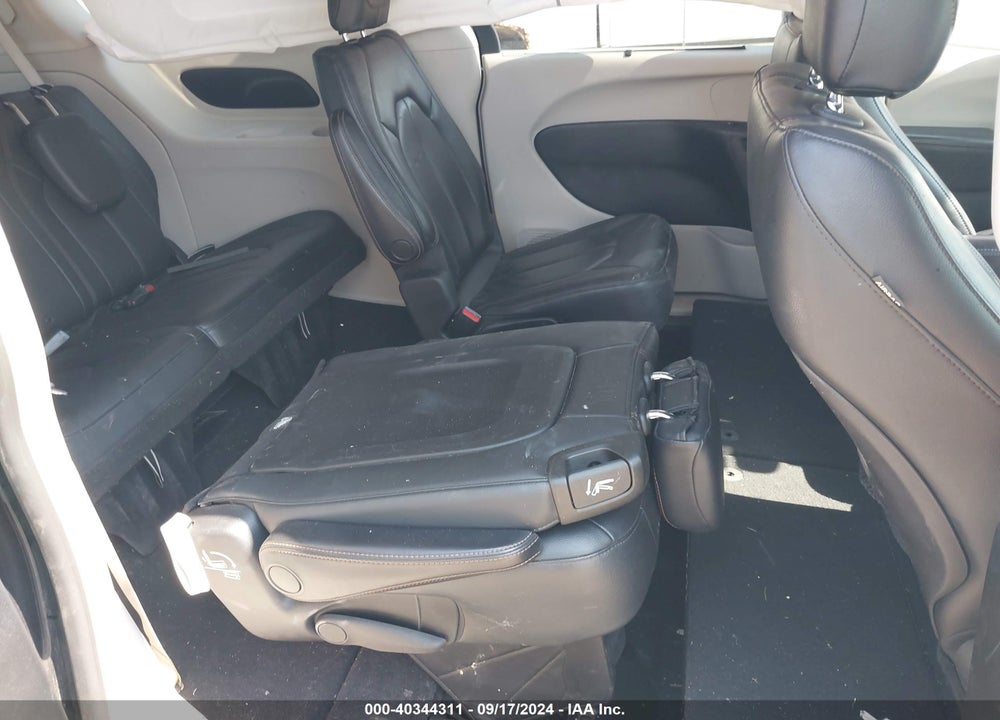2020 CHRYSLER PACIFICA TOURING L VIN: 2C4RC1BGXLR285153