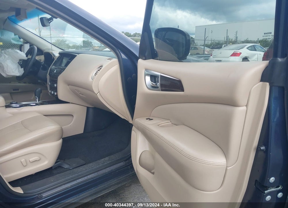 2016 NISSAN PATHFINDER SL VIN: 5N1AR2MMXGC620720