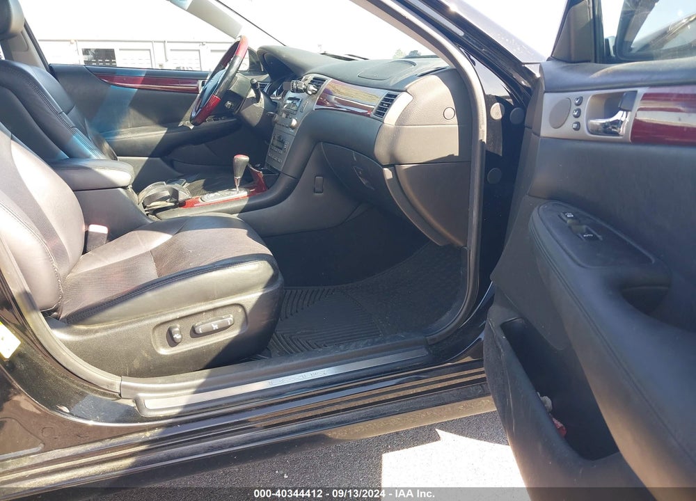 2005 LEXUS ES 330 VIN: JTHBA30G755116163