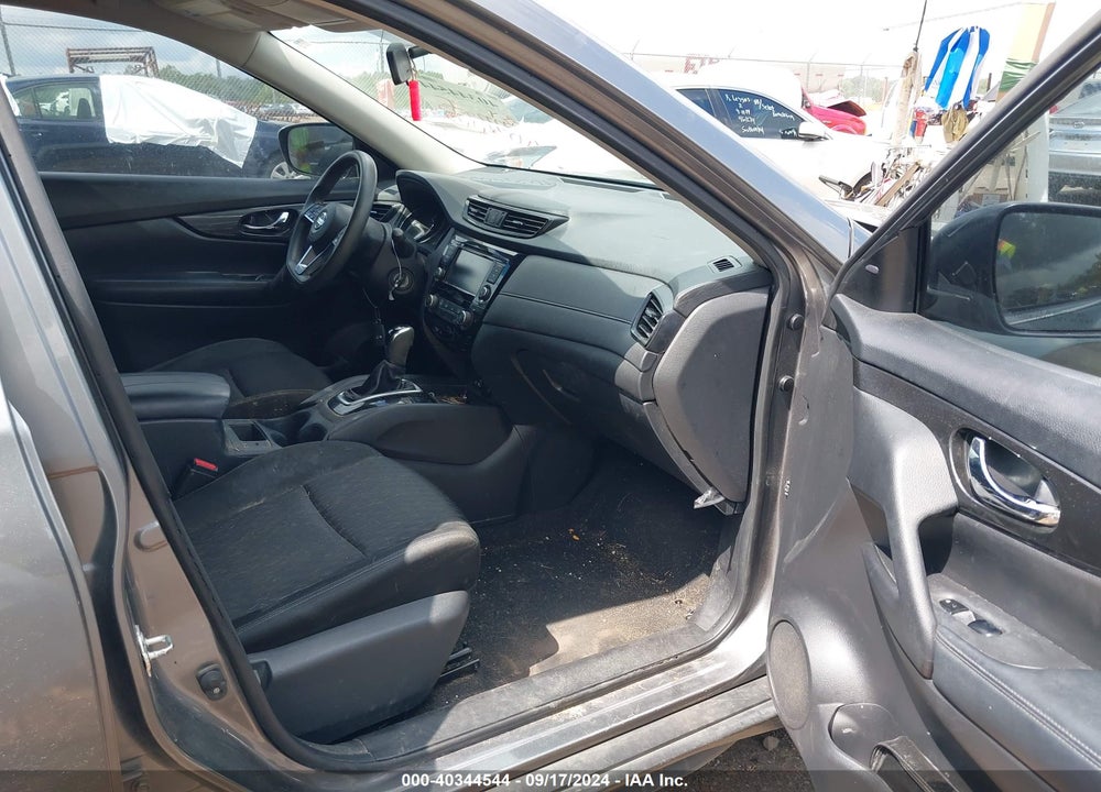 2018 NISSAN ROGUE S VIN: KNMAT2MT6JP541154