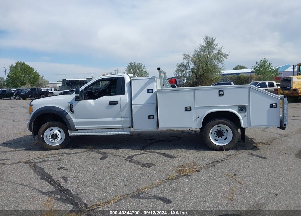 2017 FORD F-550 CHASSIS XL VIN: 1FDUF5HY4HEE37064