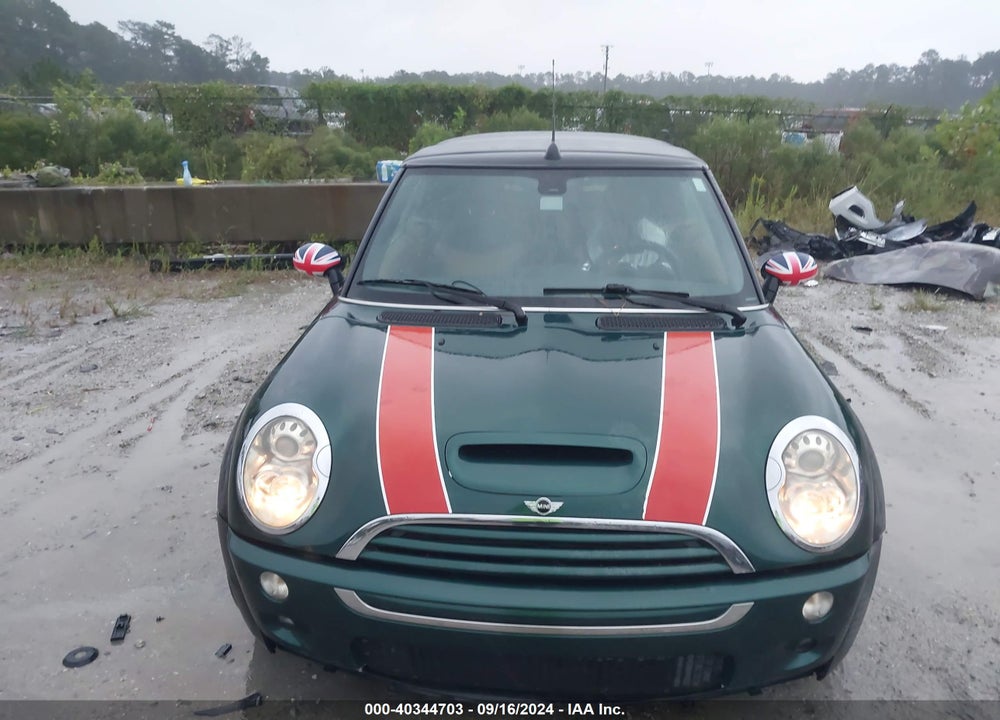 2006 MINI COOPER S VIN: WMWRH33556TF88705