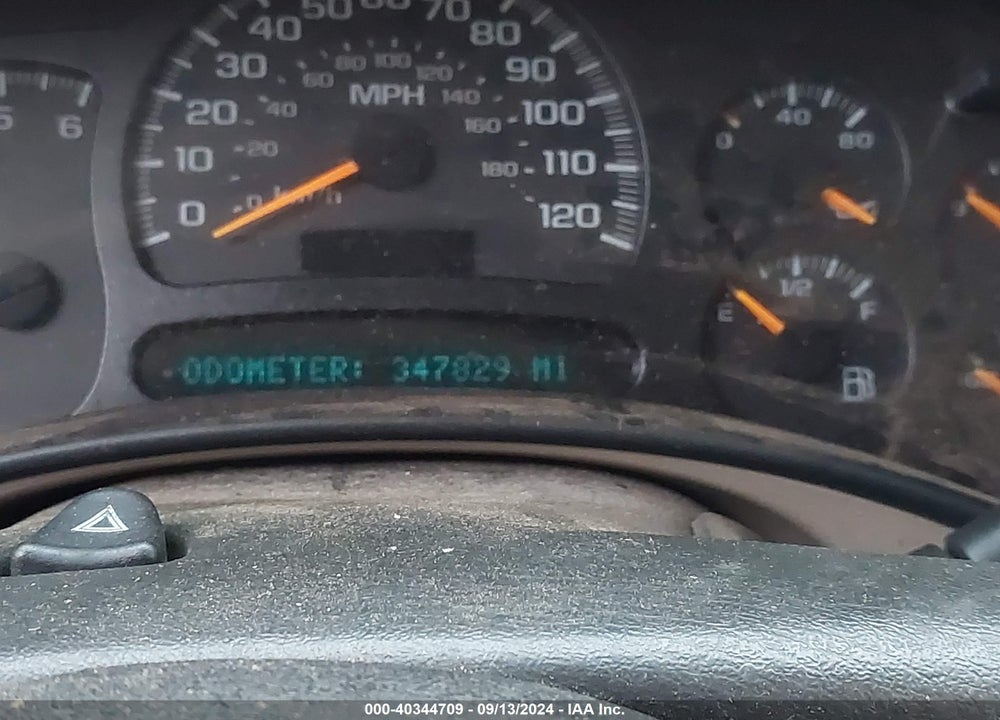 2005 CHEVROLET TAHOE LT VIN: 1GNEC13TX5J198104