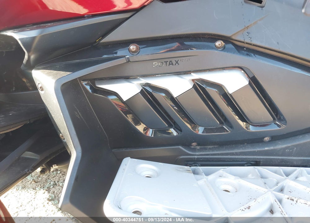 2024 CAN-AM SPYDER ROADSTER RT/RT LIMITED VIN: 2BXNBDD22RV000434