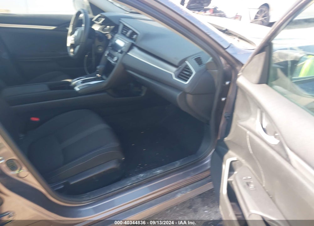 2018 HONDA CIVIC LX VIN: 2HGFC2F51JH565890