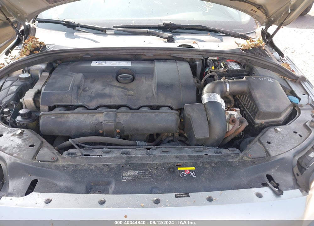 2011 VOLVO XC70 3.2 VIN: YV4940BZ5B1110060