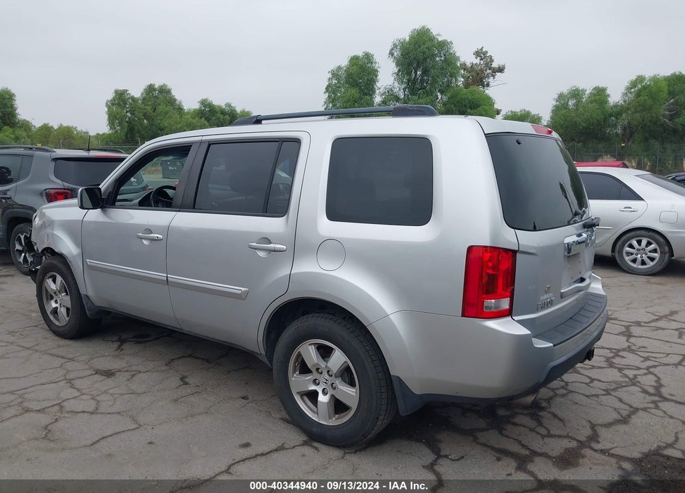 2011 HONDA PILOT EX VIN: 5FNYF3H46BB053929