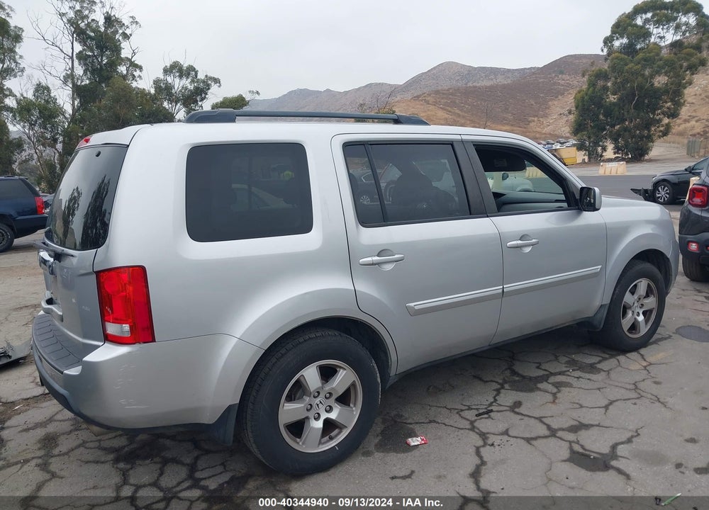 2011 HONDA PILOT EX VIN: 5FNYF3H46BB053929