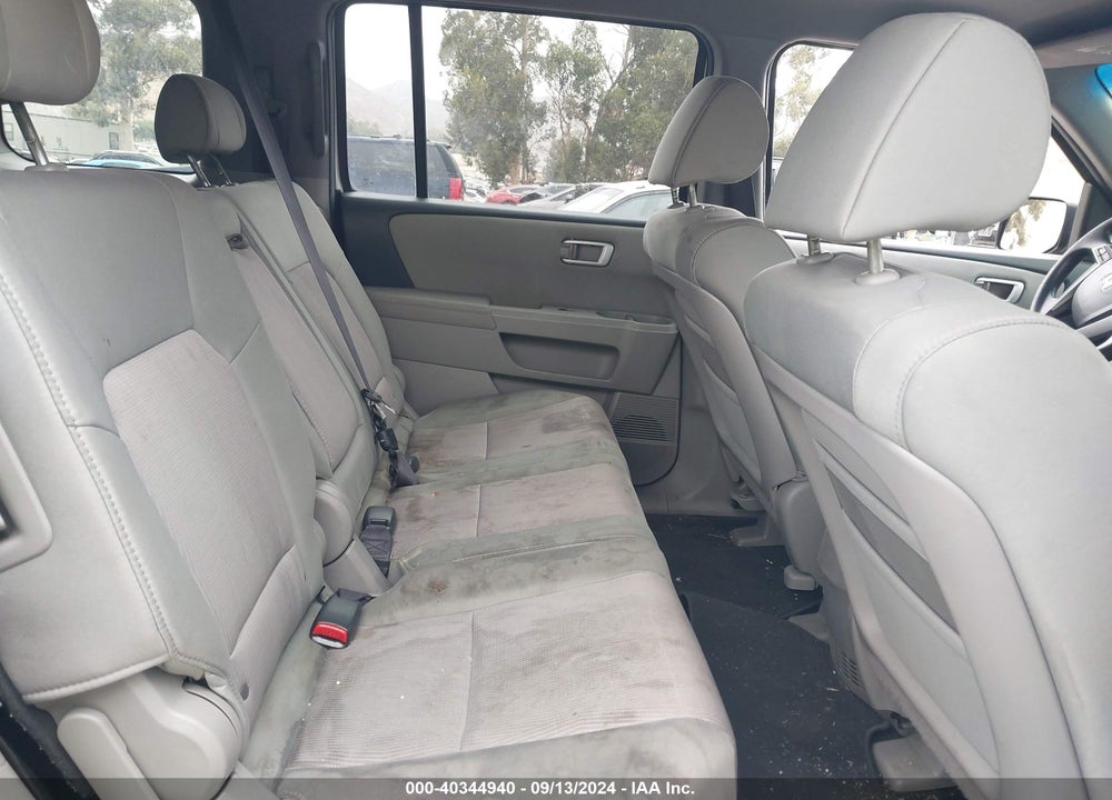 2011 HONDA PILOT EX VIN: 5FNYF3H46BB053929