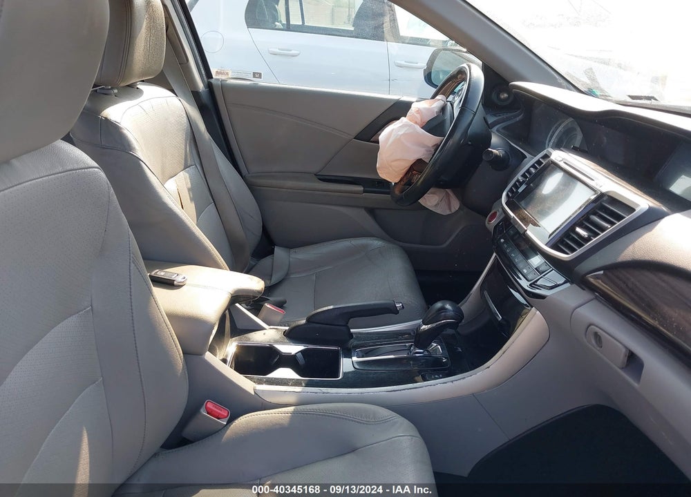2017 HONDA ACCORD EX-L VIN: 1HGCR2F88HA184977