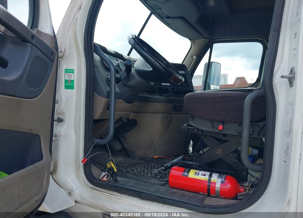 2017 FREIGHTLINER CASCADIA 125 VIN: 3AKJGLDR1HSHF0913