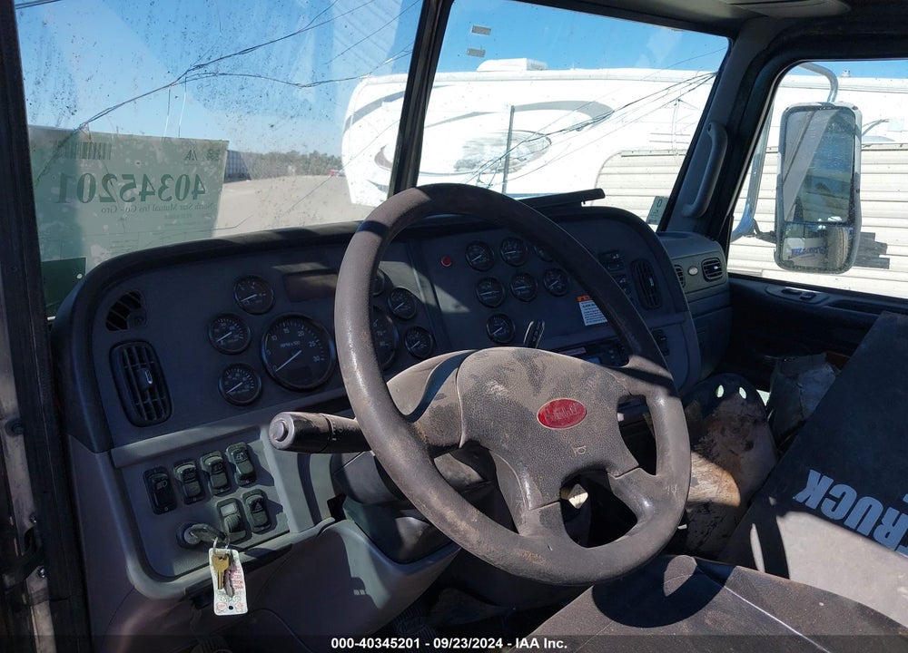 2010 PETERBILT 386 VIN: 1XPHD49X1AD109090