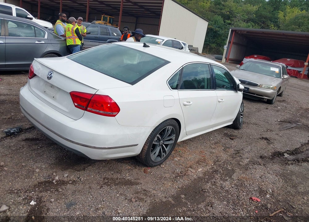 2012 VOLKSWAGEN PASSAT 2.0L TDI SE VIN: 1VWBN7A32CC102105