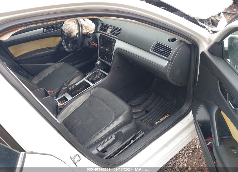 2012 VOLKSWAGEN PASSAT 2.0L TDI SE VIN: 1VWBN7A32CC102105