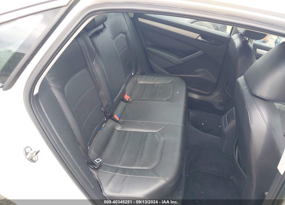 2012 VOLKSWAGEN PASSAT 2.0L TDI SE VIN: 1VWBN7A32CC102105