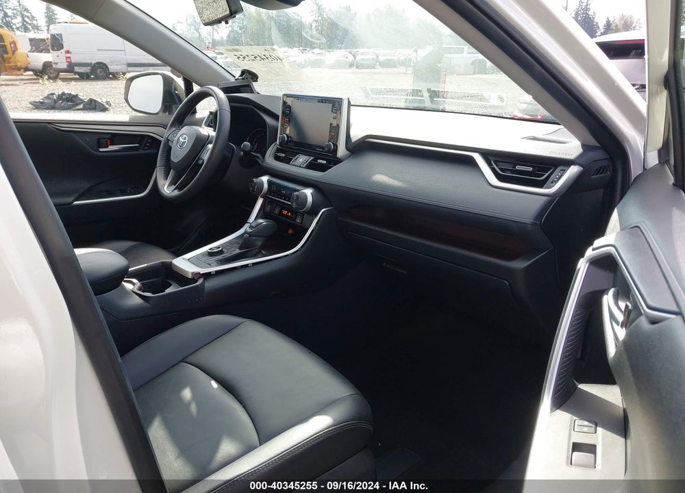 2019 TOYOTA RAV4 LIMITED VIN: JTMN1RFV0KD017175