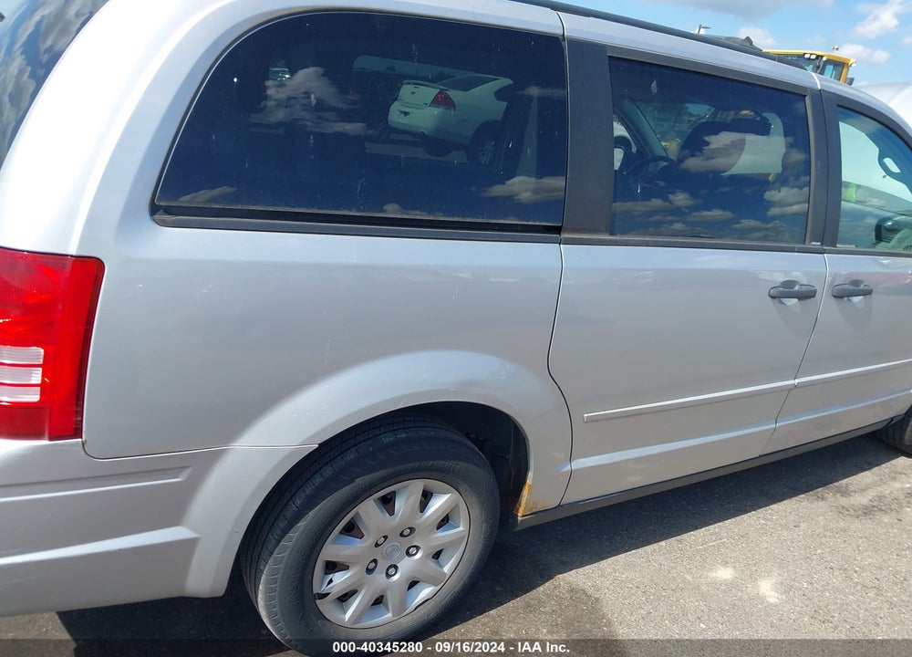 2008 CHRYSLER TOWN & COUNTRY LX VIN: 2A8HR44H98R766397