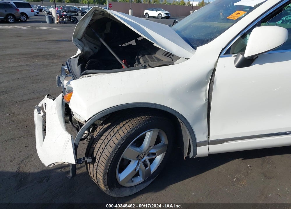 2011 VOLKSWAGEN TOUAREG VR6 LUX VIN: WVGFF9BP5BD006505