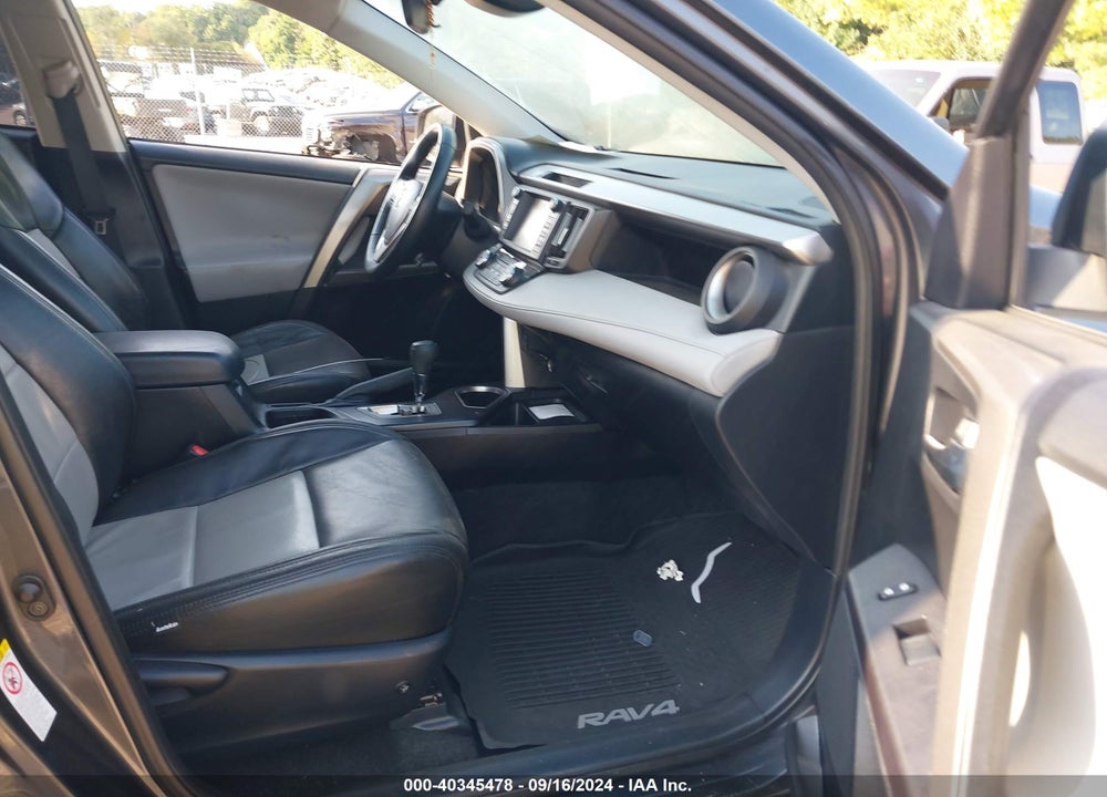 2018 TOYOTA RAV4 XLE VIN: JTMRFREV0JD228170