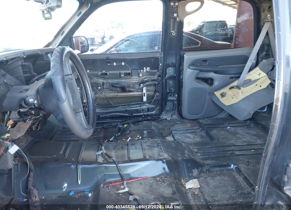 2003 CHEVROLET TAHOE LS VIN: 1GNEK13ZX3R144128