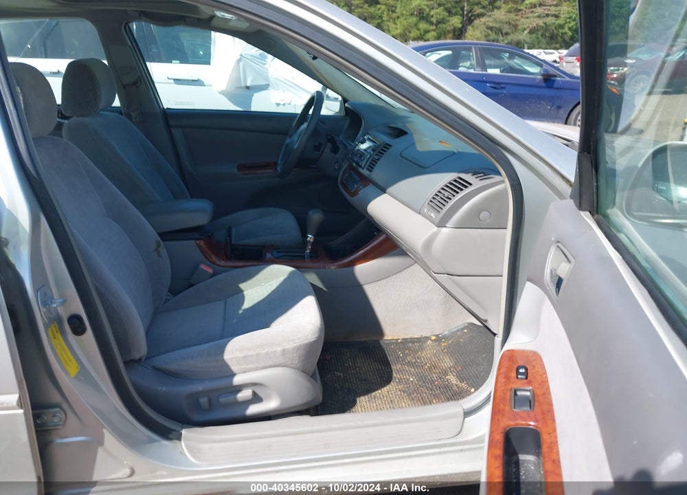 2002 TOYOTA CAMRY XLE VIN: 4T1BE30K52U543235