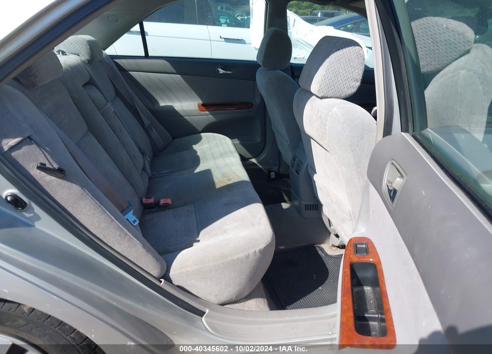 2002 TOYOTA CAMRY XLE VIN: 4T1BE30K52U543235