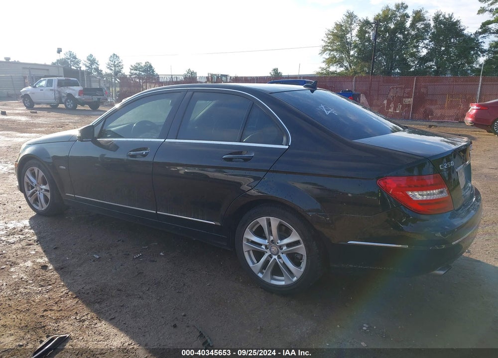 2012 MERCEDES-BENZ C 250 LUXURY/SPORT VIN: WDDGF4HB8CA627320