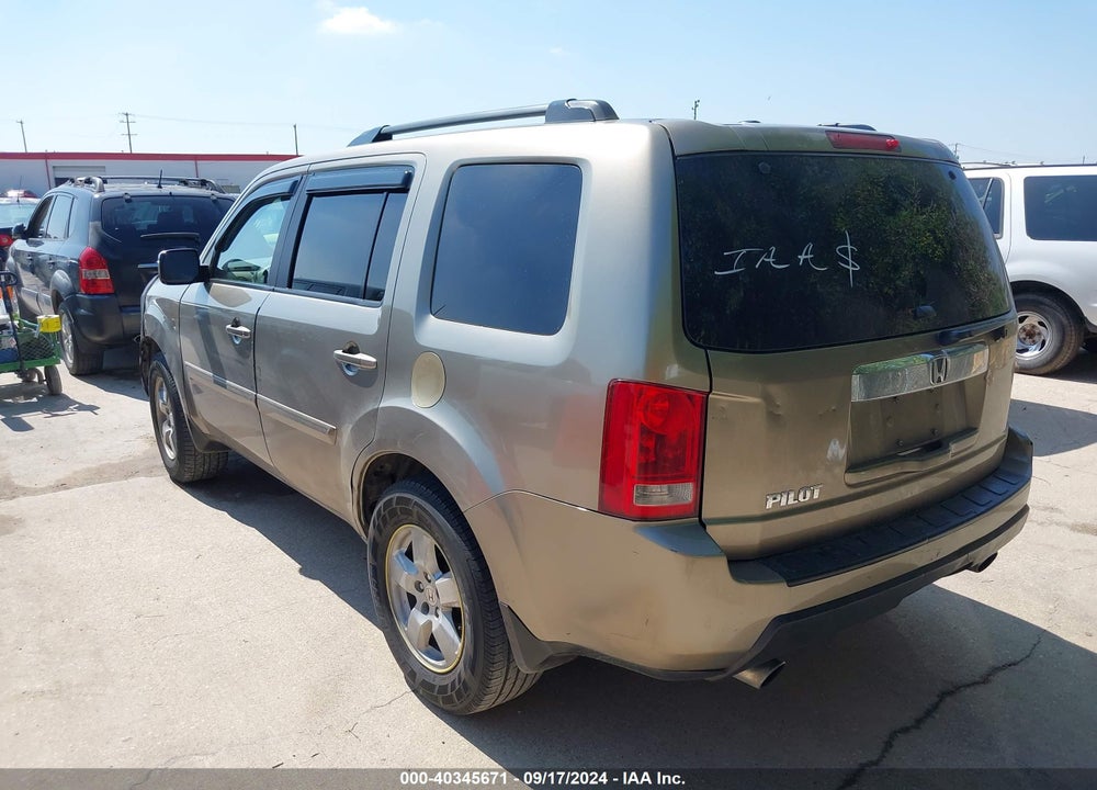 2011 HONDA PILOT EX-L VIN: 5FNYF3H72BB048852