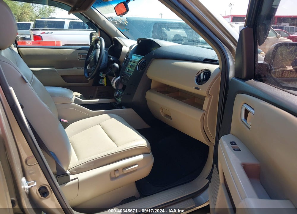 2011 HONDA PILOT EX-L VIN: 5FNYF3H72BB048852