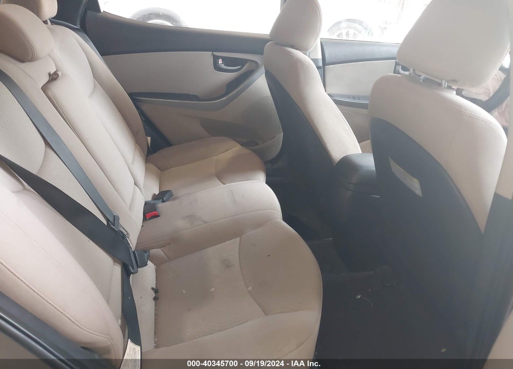 2015 HYUNDAI ELANTRA SE VIN: 5NPDH4AE6FH582757