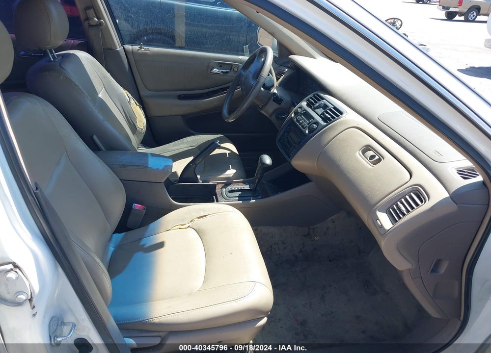 1999 HONDA ACCORD EX V6 VIN: 1HGCG1658XA003901