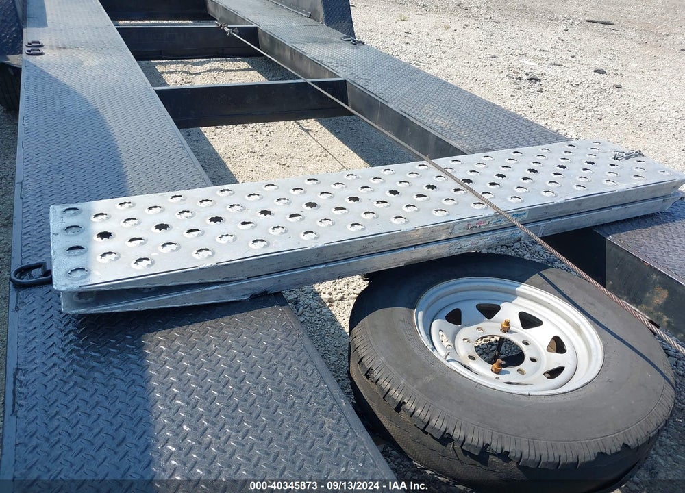 2010 KAUFMAN 32 FOOT TRAILER VIN: 5VGFC342XAL002659