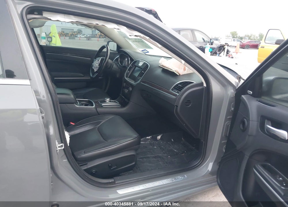 2019 CHRYSLER 300 LIMITED VIN: 2C3CCAEG4KH538056