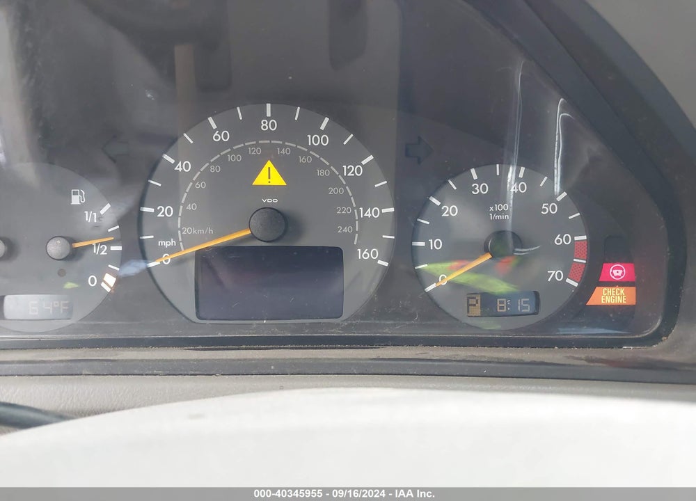 2000 MERCEDES-BENZ CLK 430 VIN: WDBLK70G9YT038185