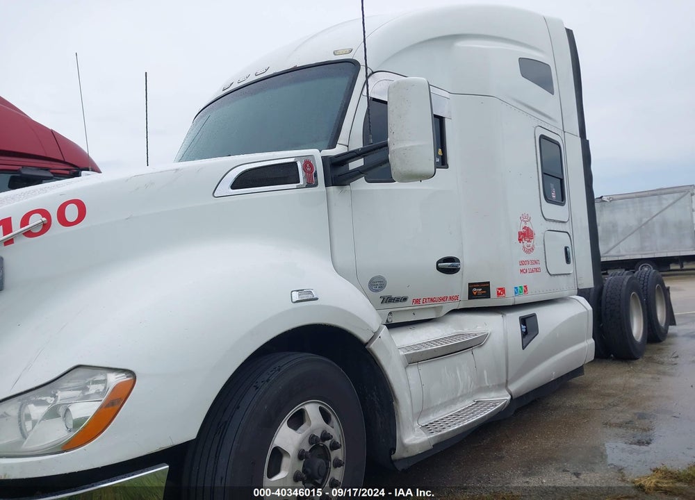 2015 KENWORTH T680 T680 VIN: 1XKYDP9X2FJ431141