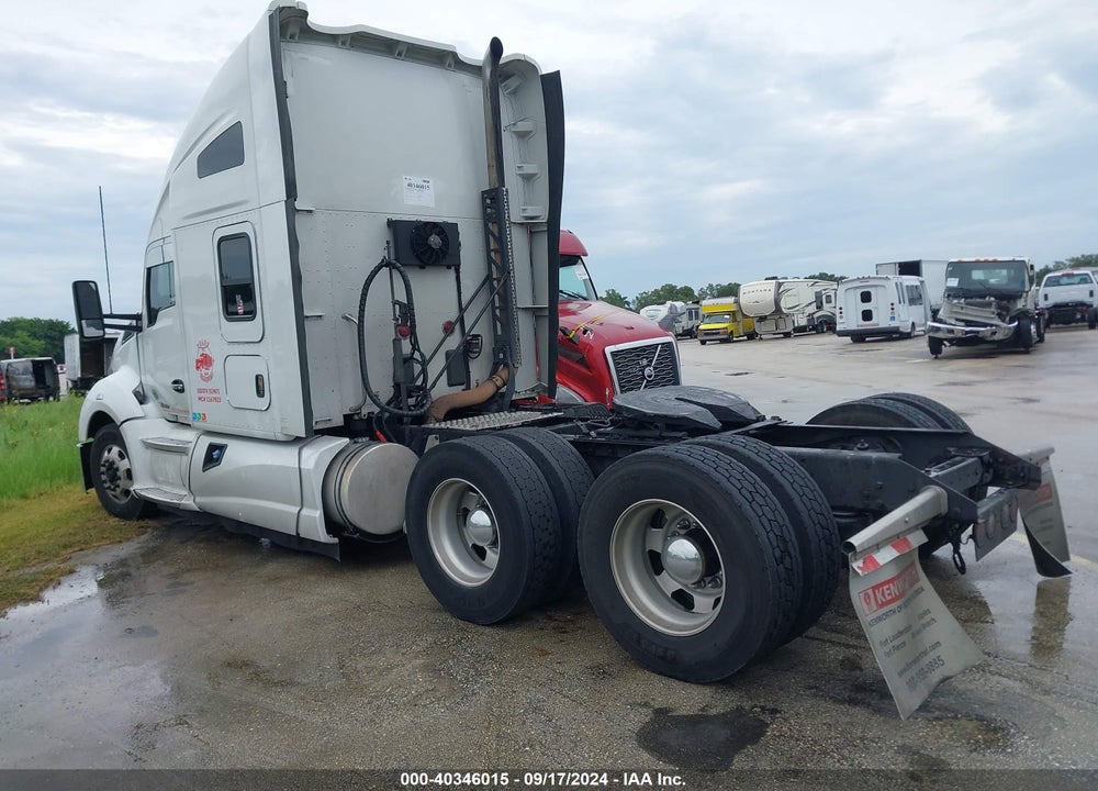2015 KENWORTH T680 T680 VIN: 1XKYDP9X2FJ431141