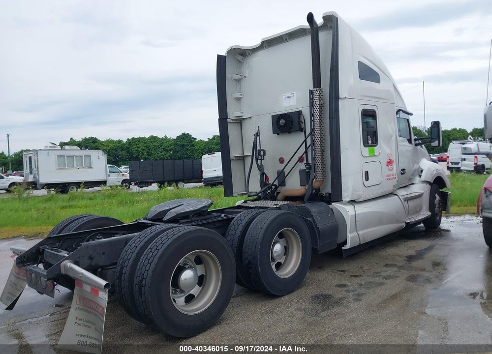 2015 KENWORTH T680 T680 VIN: 1XKYDP9X2FJ431141
