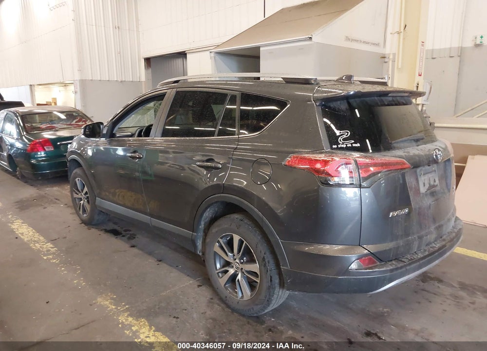 2017 TOYOTA RAV4 XLE VIN: 2T3RFREV0HW647875