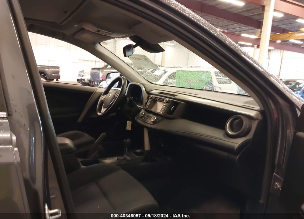2017 TOYOTA RAV4 XLE VIN: 2T3RFREV0HW647875