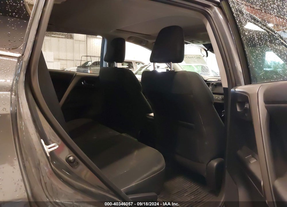 2017 TOYOTA RAV4 XLE VIN: 2T3RFREV0HW647875