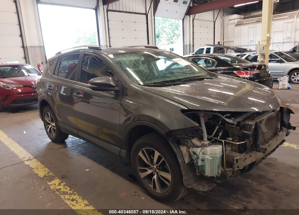 2017 TOYOTA RAV4 XLE VIN: 2T3RFREV0HW647875