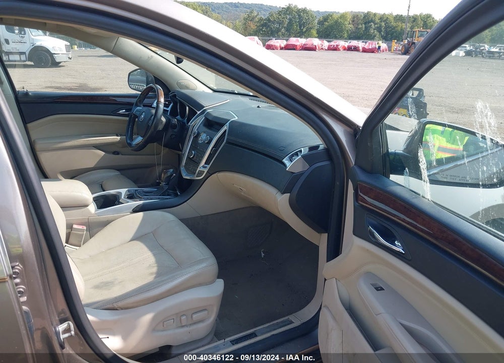 2011 CADILLAC SRX LUXURY COLLECTION VIN: 3GYFNAEYXBS518588