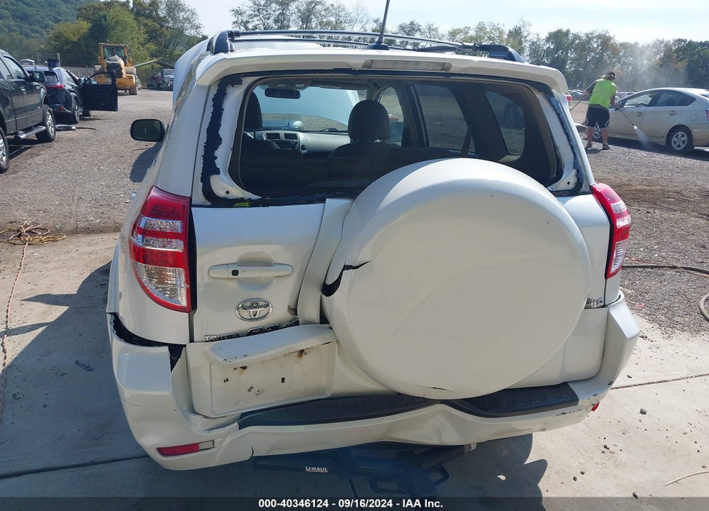 2009 TOYOTA RAV4 LIMITED VIN: JTMBF31V395005406