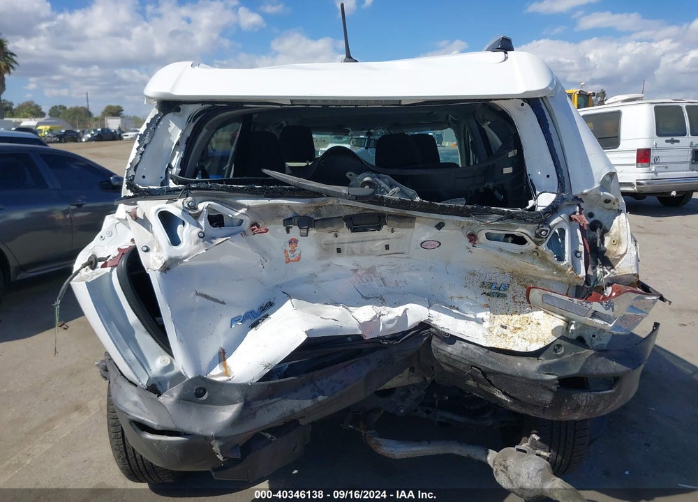 2014 TOYOTA RAV4 XLE VIN: 2T3RFREV1EW125574