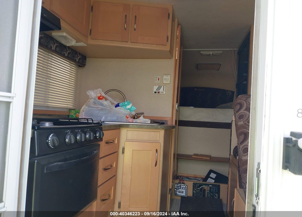 2012 ADVENTURE TRUCK CAMPER VIN: 15831